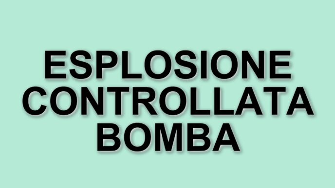 Esplosione controllata di una bomba della Seconda Guerra Mondiale nel mare di Fiumicino