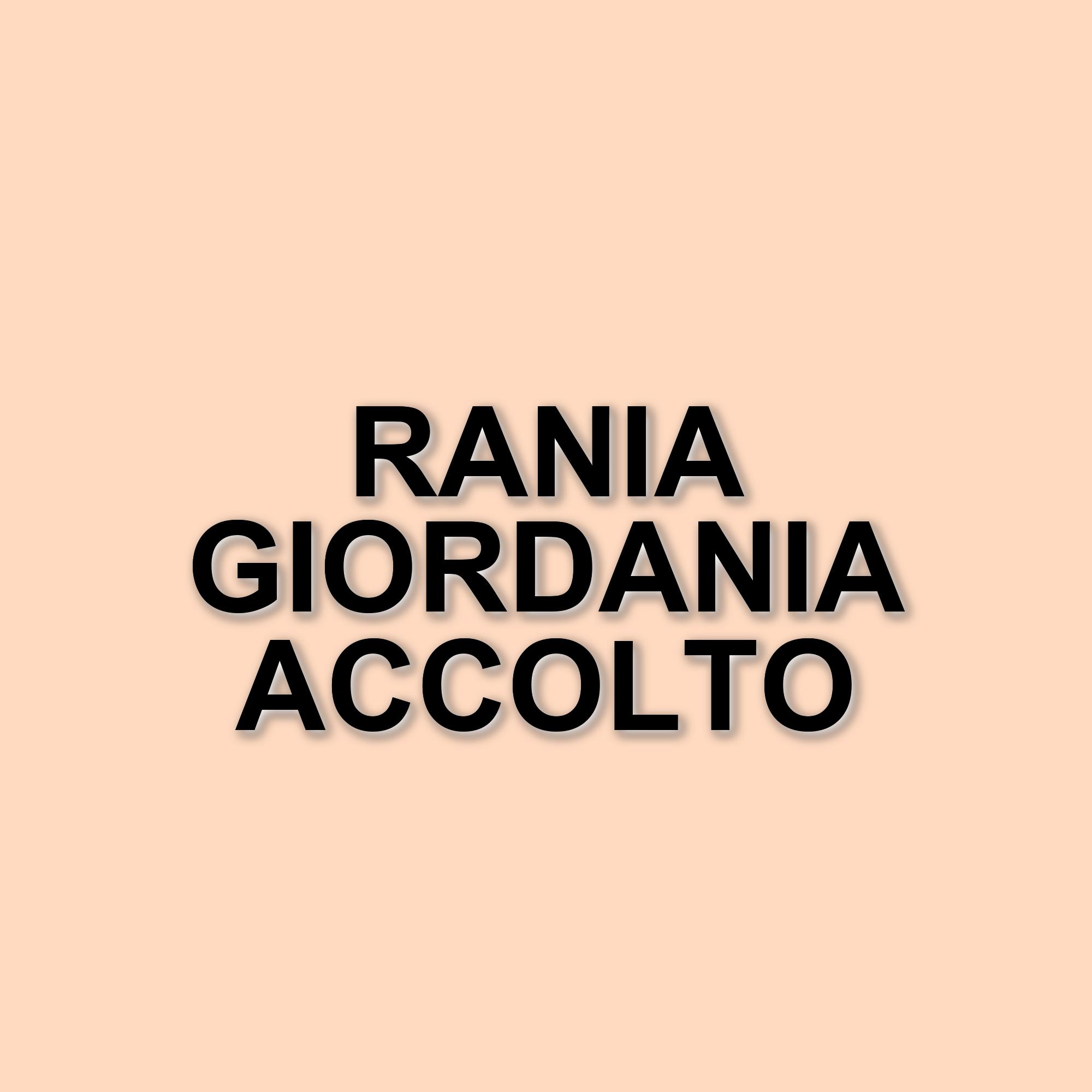 Rania di Giordania incanta con un abito rosso durante un iftar speciale