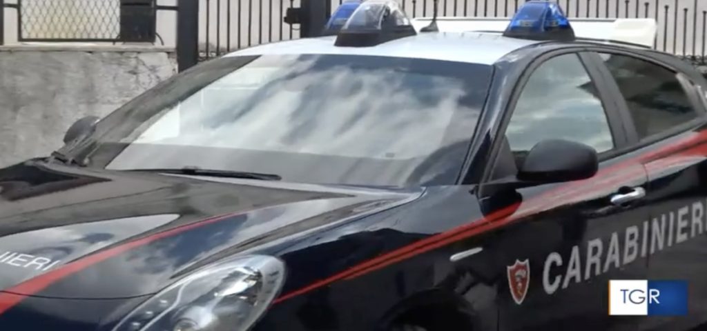15enne_di_portici_aggredisce_i