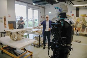 A_Milano_roBee%2C_robot_umanoide