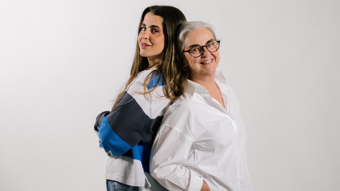 A_milano_mamma_e_figlia_insegn