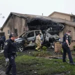 Aereo si schianta a murphy canyon San Diego: fiamme avvolgono case e veicoli