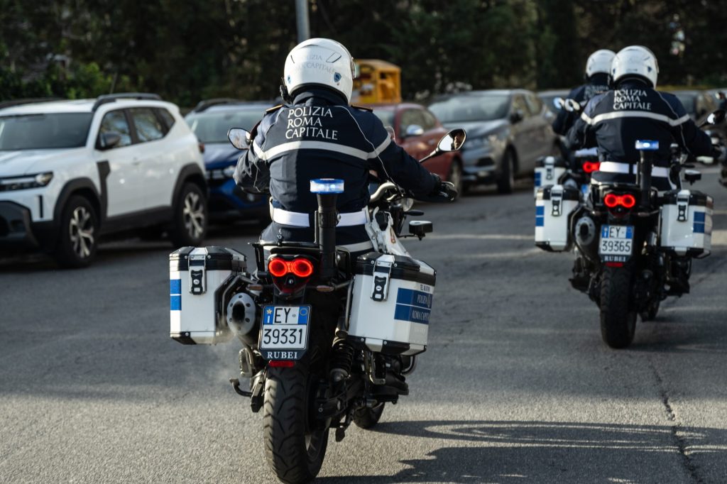 Aggressione_violenta_a_roma_su