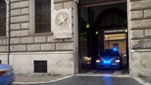 Aggressione_violenta_a_un_comm