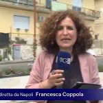 Al tg1 cancellano inquadratura con scritta free gaza durante collegamento da napoli e suscitano polemiche sui social