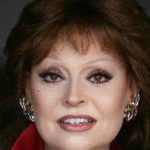 Angela luce tra cinema, musica e teatro: l’attrice napoletana racconta la sua carriera a Verissimo