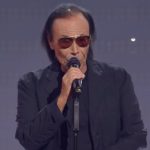 Antonello Venditti tra successi, difficoltà personali e ripartenze raccontate a domenica in