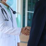 Arrestato il primario di radiologia di Piacenza, accuse di violenza sessuale e atti persecutori su colleghe