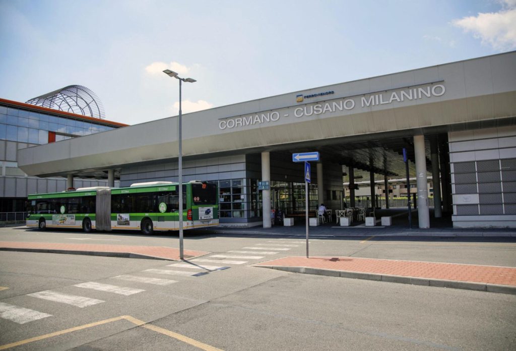 Ascensore_fermo_alla_stazione_