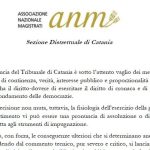 Assolti da accuse di violenza sessuale a catania, anm denuncia attacchi mediatici e linciaggio social