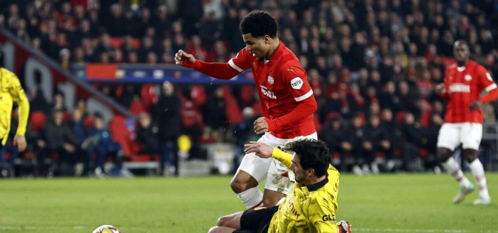UEFA Champions League - PSV Eindhoven vs Borussia Dortmund