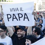 Attesa e reazioni a roma per il nuovo papa leone XIV: tra curiosità, applausi e qualche sorpresa
