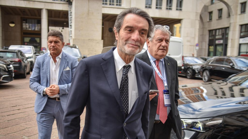 Attilio_fontana_valuta_un_terz