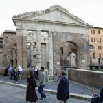 Aumento della sorveglianza nella zona della sinagoga e del ghetto ebraico a roma dopo i fatti di washington