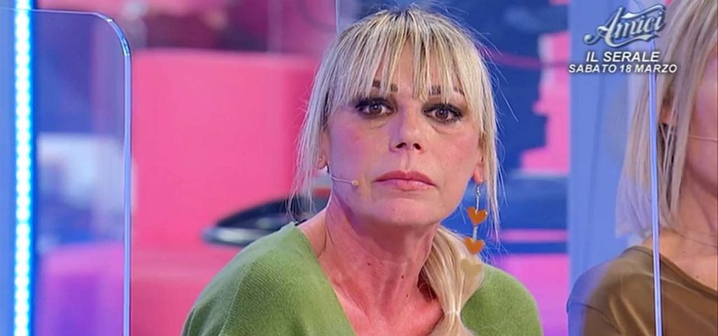 Aurora_Tropea_cambia_look_e_cr