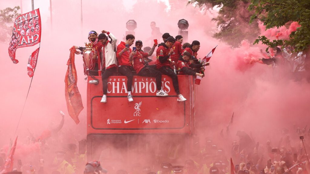 Auto_investe_pedoni_a_Liverpoo