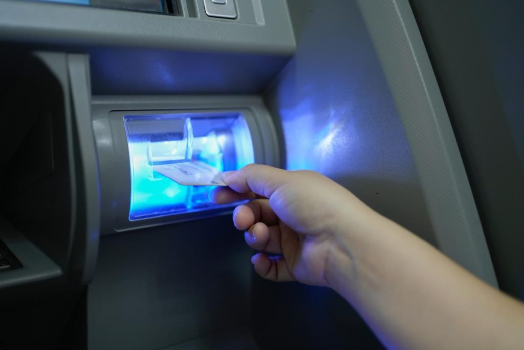 Bancomat%2C_il_tasto_annulla_che