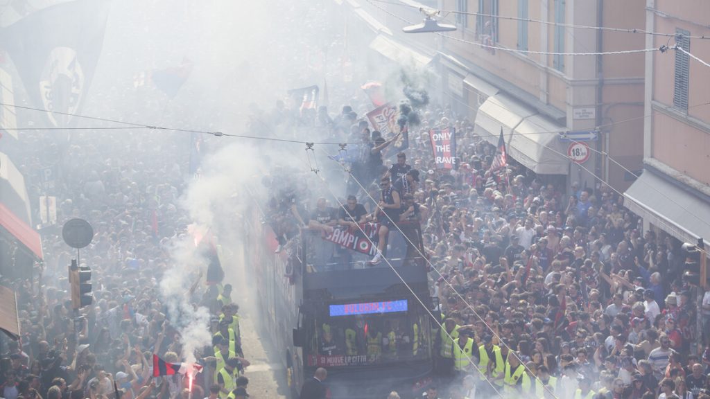Bologna_in_festa_per_la_vittor