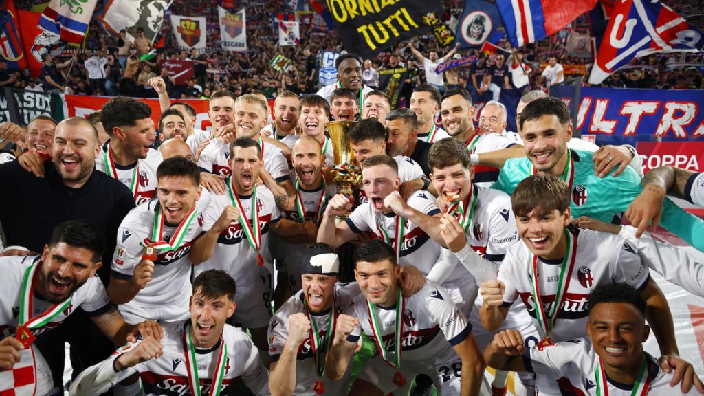 Bologna_si_prepara_alla_festa_