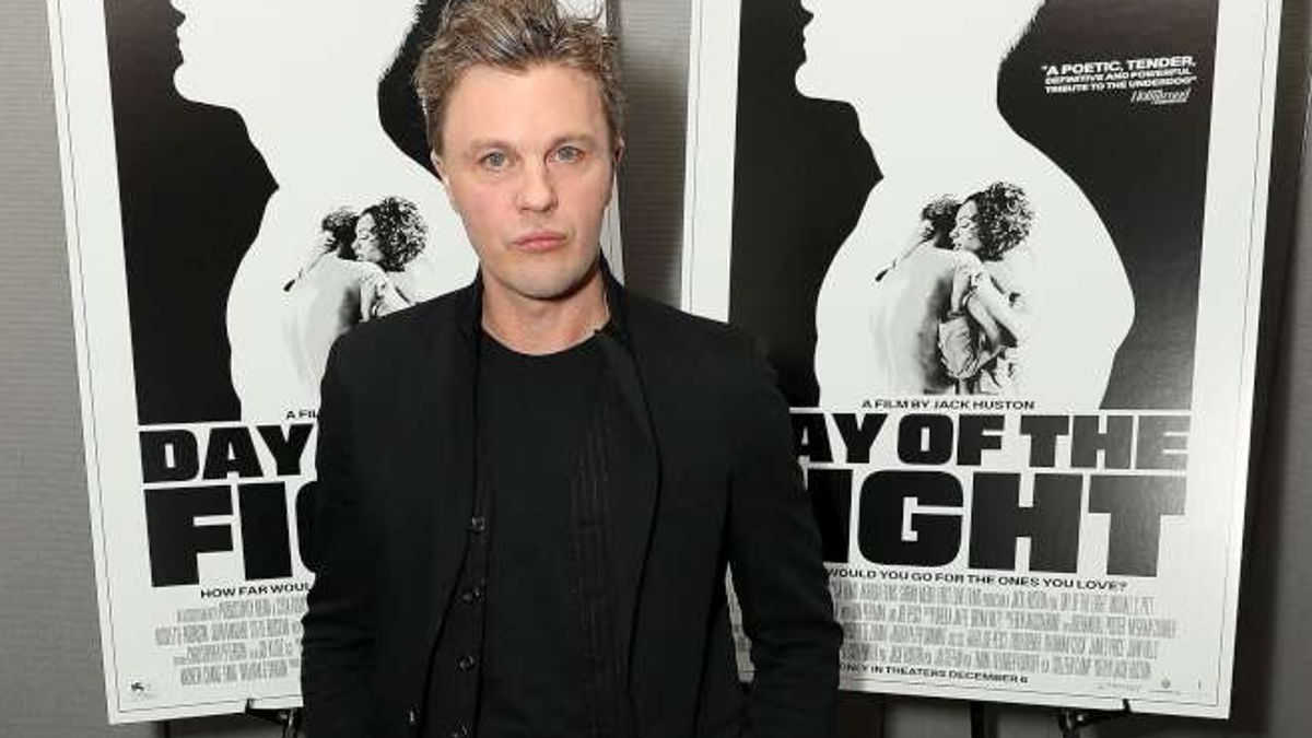 Brad_pitt_arrestato_a_New_york