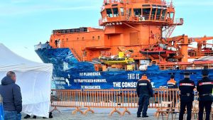 %C3%88_ripreso_lo_sbarco_dei_migran