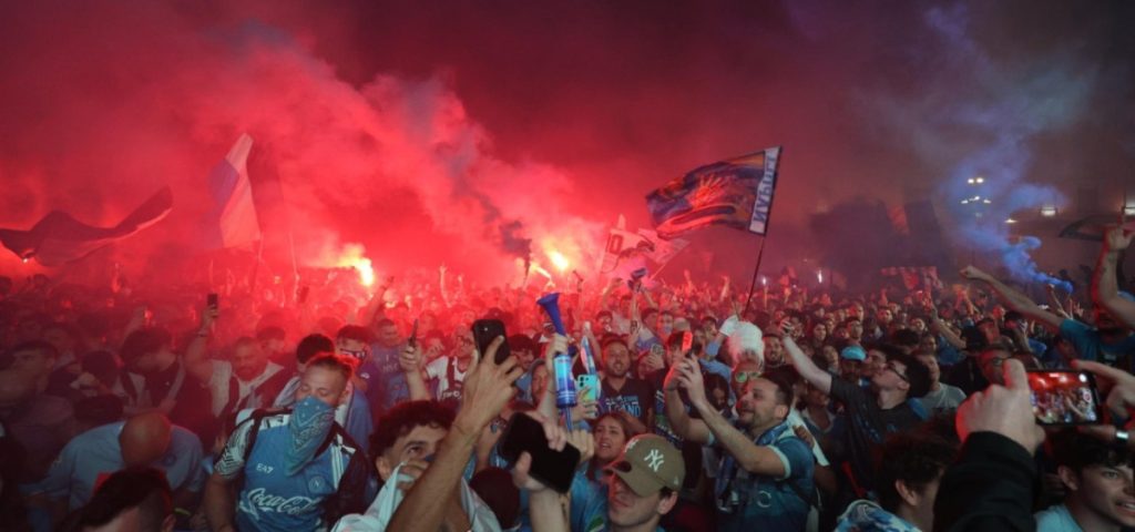 Calciomercato_Napoli_guarda_in
