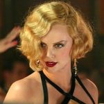 Charlize theron racconta come i suoi figli tengono bassa la testa davanti alla sua carriera hollywoodiana