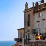 Cinque borghi italiani dove vivere lontano dal caos e immersi nella natura