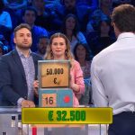 Concorrente di affari tuoi Anna dalla Puglia sfida il dottore rifiutando offerte iniziali di denaro