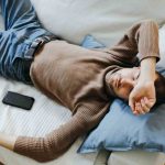 Cosa rivela la psicologia sulla tendenza a rimandare sempre gli impegni nella vita quotidiana