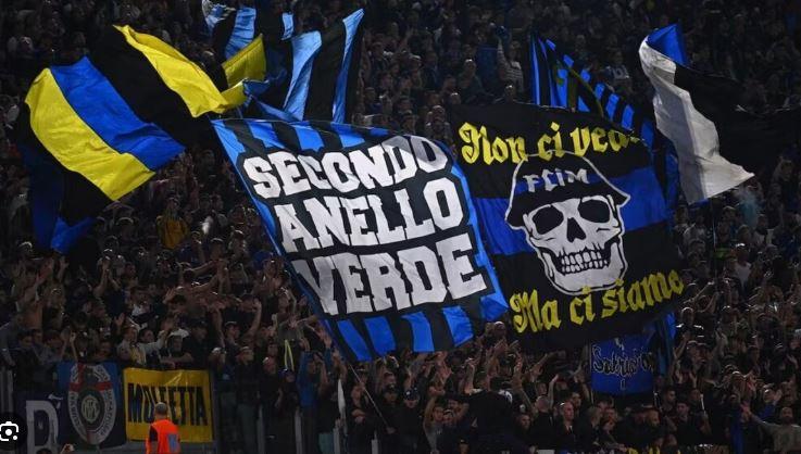 Curva_nord_protesta_contro_i_p