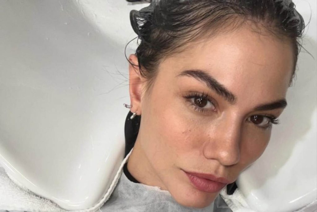Demet_%C3%96zdemir_cambia_look_nel_