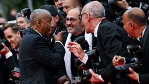 Denzel_washington_entra_in_col