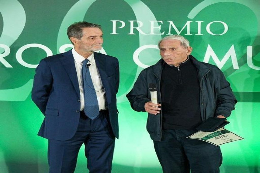 Don_chino_premiato_con_la_rosa
