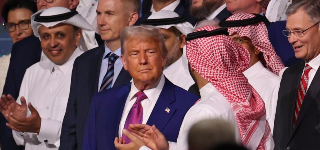 Donald_trump_nel_golfo_persico