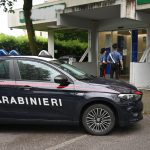 Donna di 72 anni trova 3mila euro e li consegna ai carabinieri a pordenone, denaro restituito in giornata