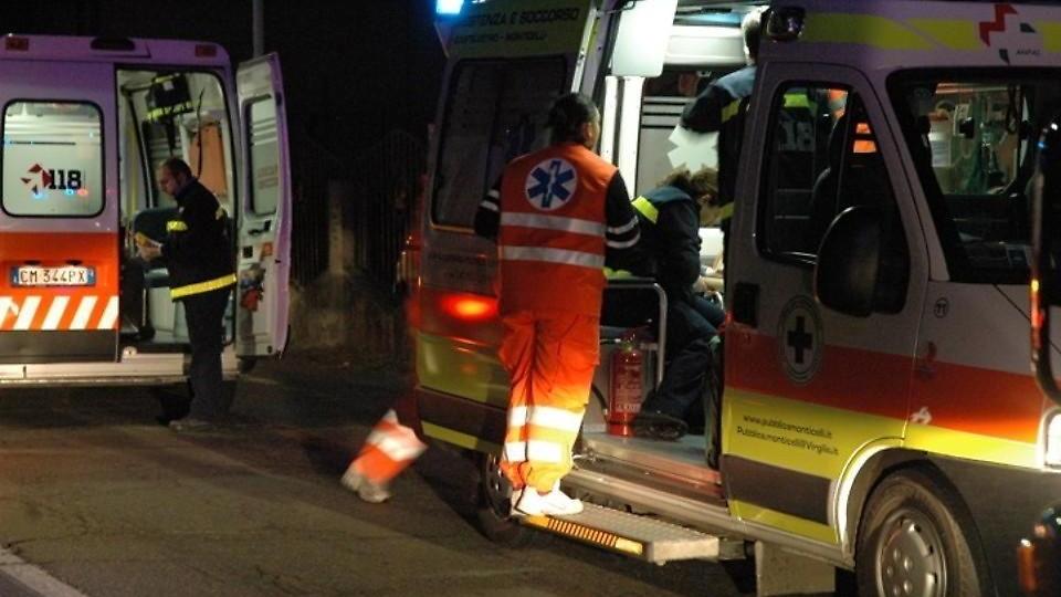 Due_incidenti_con_auto_ribalta