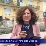 Durante il tg1 del 14 maggio una scritta dietro la giornalista scatena polemiche e reazioni in diretta