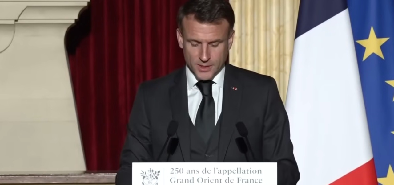 Emmanuel_macron_alla_gran_logg