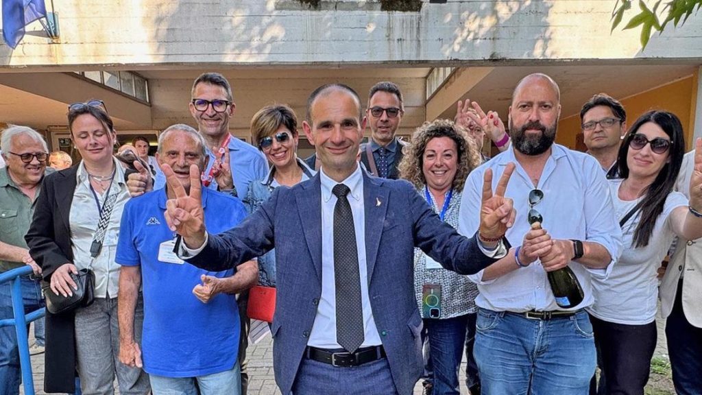 Ettore_fusco_torna_sindaco_a_o