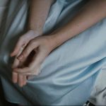 Falso ginecologo e produttore arrestati a milano per violenza sessuale su almeno sei ragazze