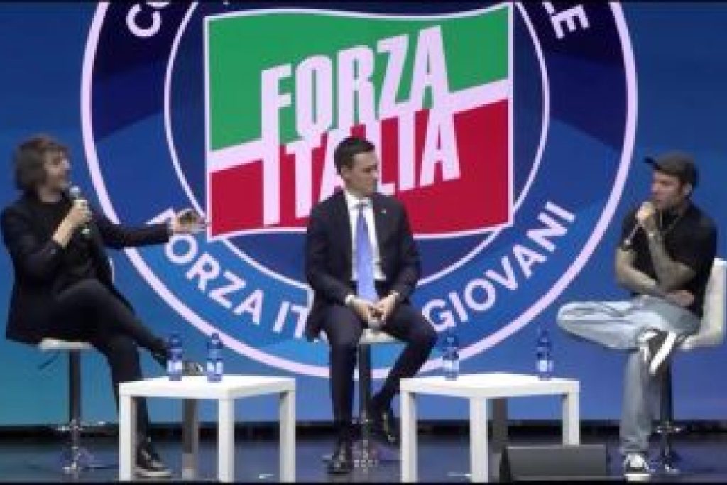 Fedez_al_congresso_di_forza_it