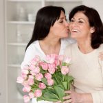 Festa della mamma 2025: come esprimere affetto con parole e gesti autentici