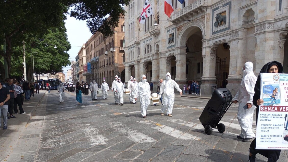 Flash_mob_contro_l%27esercitazio