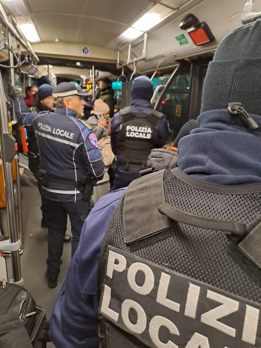 Furti_e_arresti_alla_metropoli