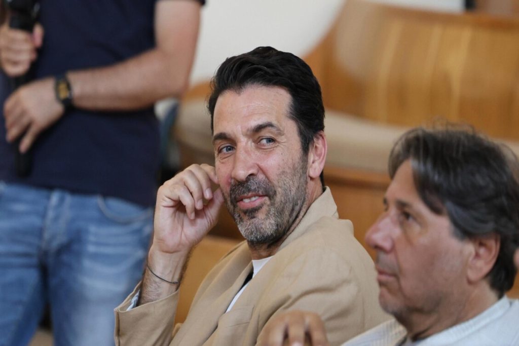 Gianluigi_buffon_sulla_juve_og