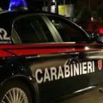 Giovane di origini cinesi ferito con coltellata mentre cerca di bloccare un rapinatore a torino