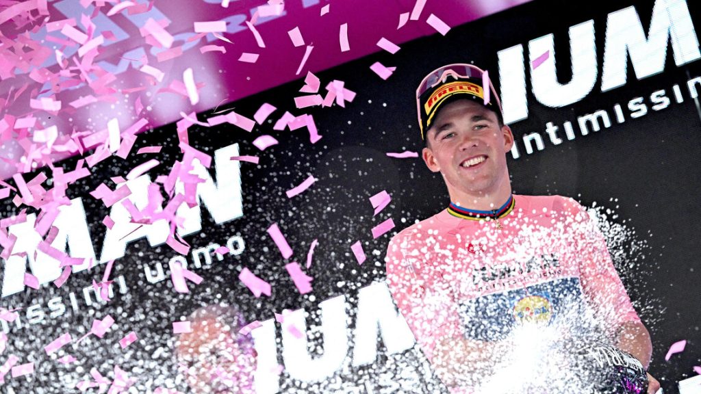 Giro_d%27italia_2025%2C_tris_in_ma