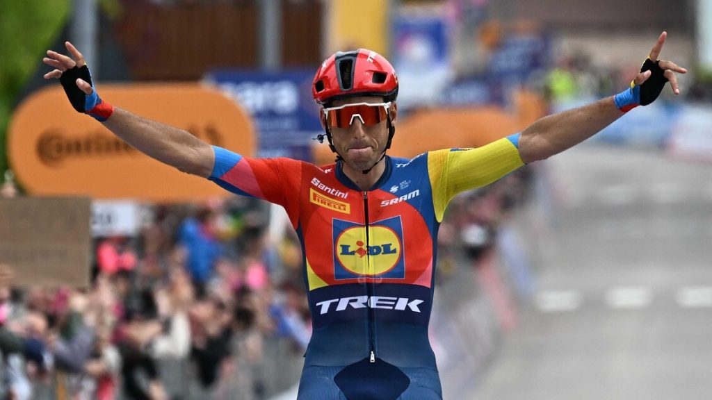 Giro_d%E2%80%99Italia_2025%2C_carlos_ver