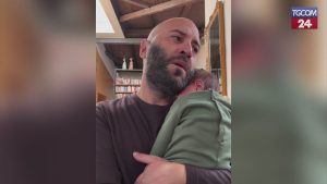 Giuliano_sangiorgi_dedica_una_
